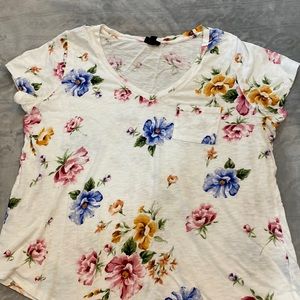 Torrid sz 2 white floral top